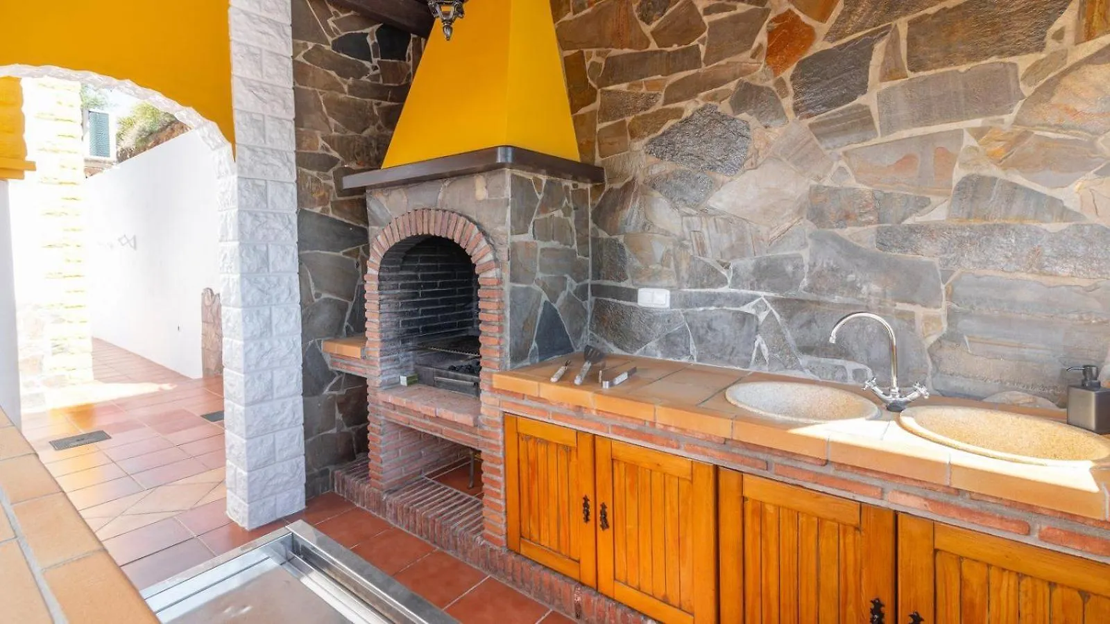Villa Javier Sayalonga By Ruralidays Holiday home