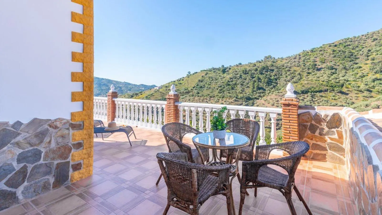 Villa Javier Sayalonga By Ruralidays